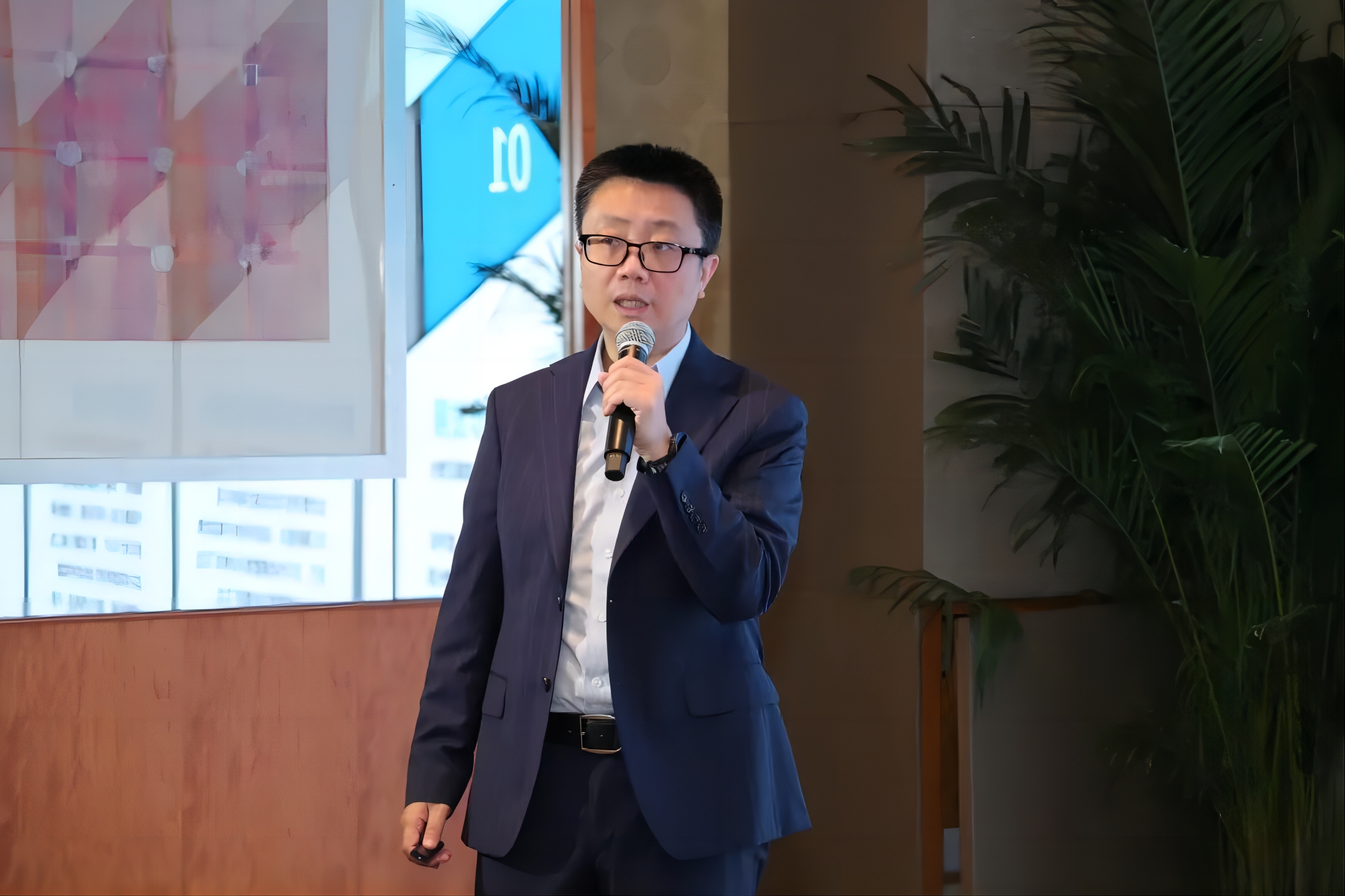 IDC中国副总裁周震刚