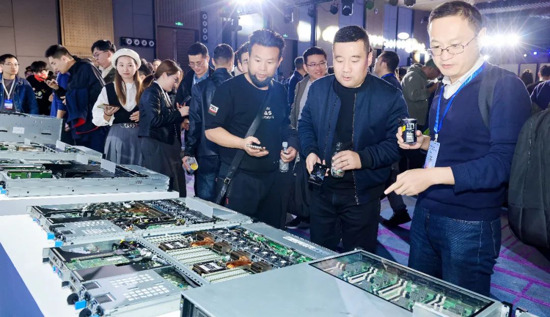 元脑®服务器第八代新品发布会