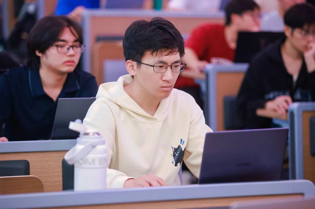 “大模型应用开发实训营”课堂现场集锦.jpg